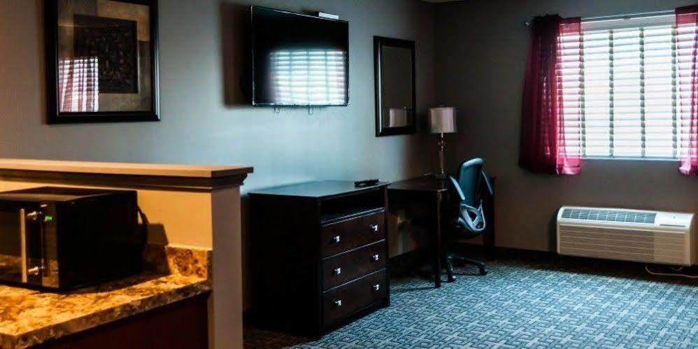 Holmes Suites And Inn 블랙릭 외부 사진